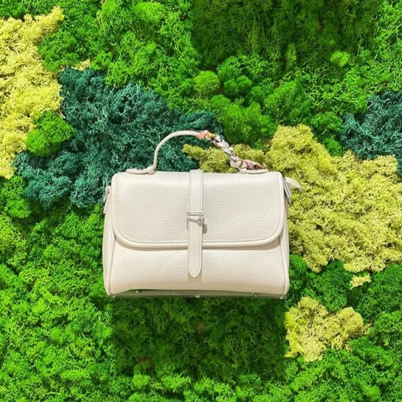 BHeveryday The Francis Handbag - Picture 5 of 8